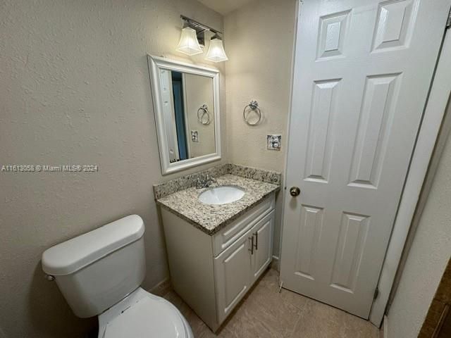 Active With Contract: $2,300 (2 beds, 2 baths, 1115 Square Feet)