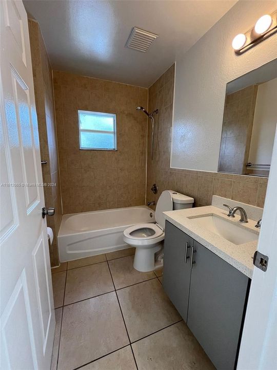 For Rent: $1,950 (2 beds, 1 baths, 772 Square Feet)