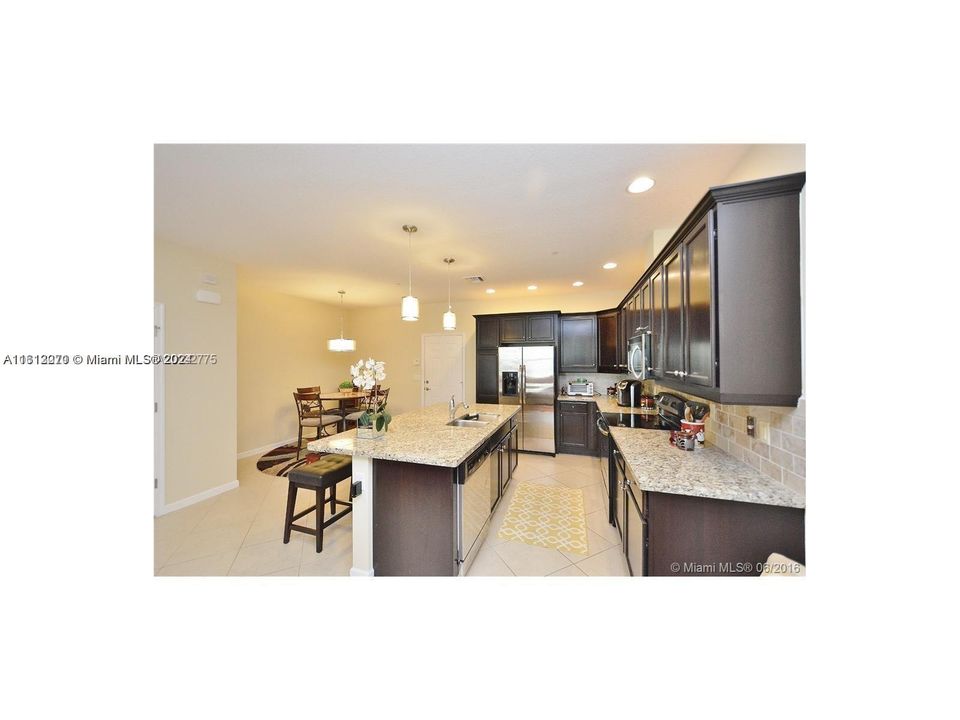 Active With Contract: $3,350 (3 beds, 2 baths, 1334 Square Feet)