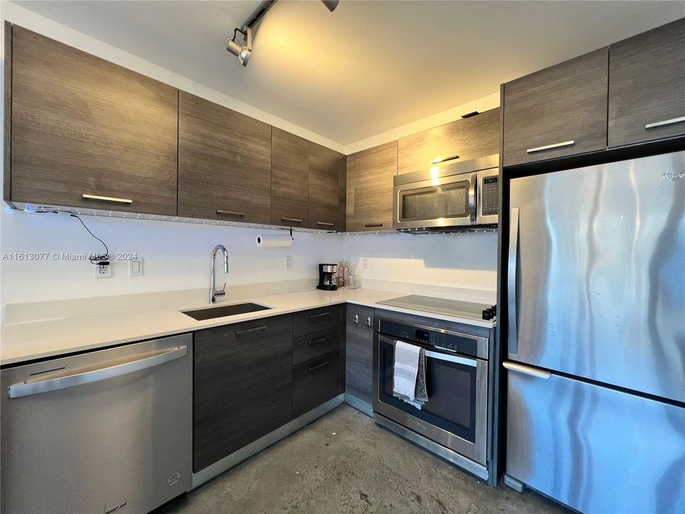 For Rent: $2,550 (1 beds, 1 baths, 526 Square Feet)