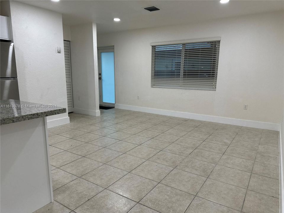 For Rent: $3,050 (3 beds, 2 baths, 2320 Square Feet)