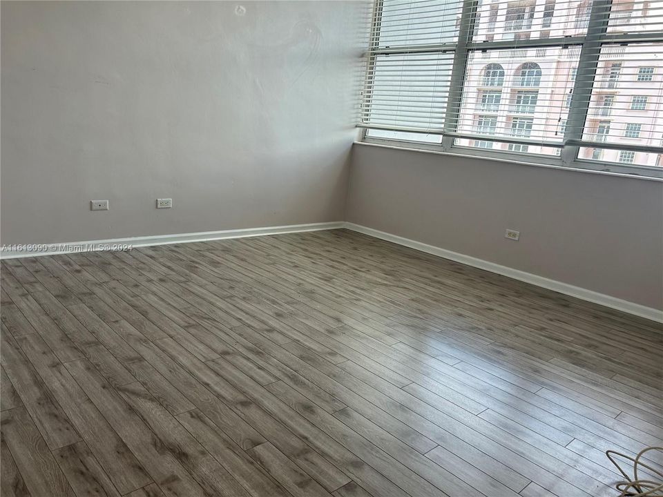 For Rent: $2,400 (1 beds, 1 baths, 790 Square Feet)