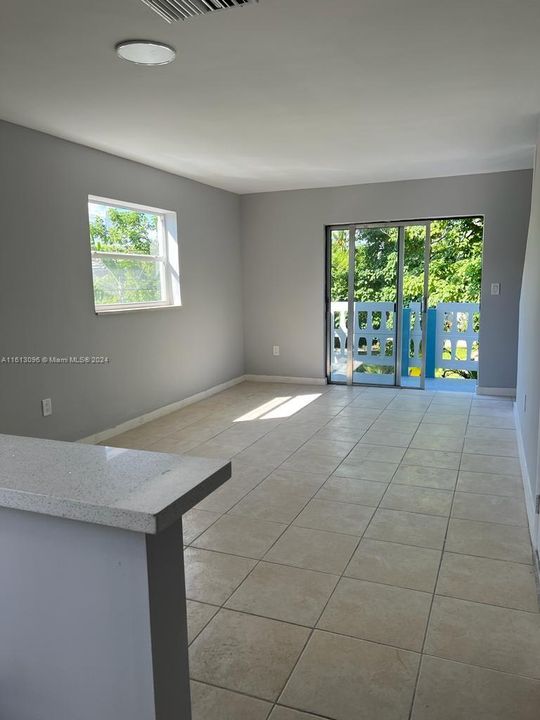 For Rent: $1,900 (1 beds, 1 baths, 9916 Square Feet)