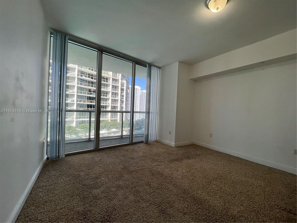 For Rent: $4,800 (2 beds, 2 baths, 1327 Square Feet)