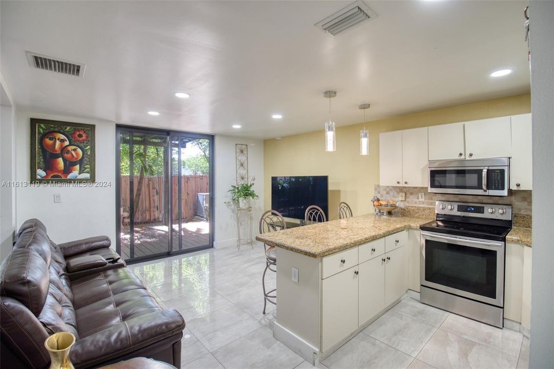 Active With Contract: $540,000 (3 beds, 2 baths, 1790 Square Feet)