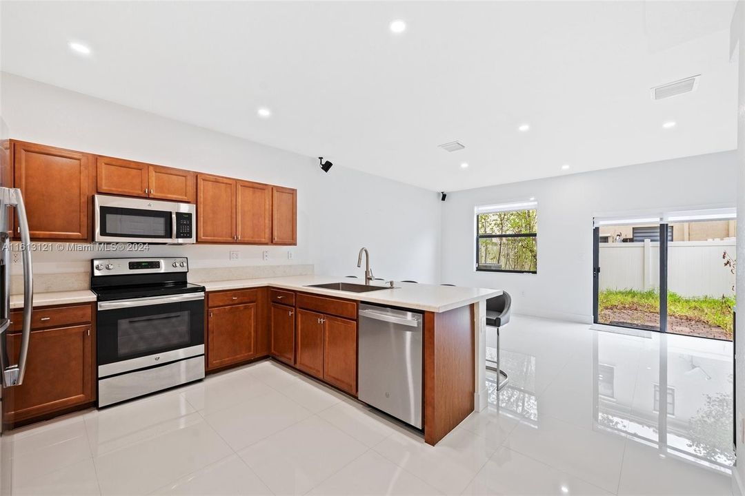 For Sale: $479,000 (2 beds, 2 baths, 1441 Square Feet)