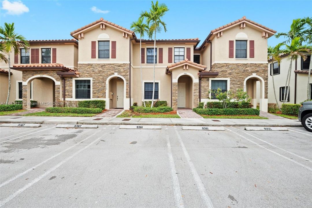 For Sale: $479,000 (2 beds, 2 baths, 1441 Square Feet)