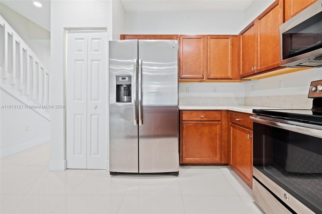 For Sale: $479,000 (2 beds, 2 baths, 1441 Square Feet)