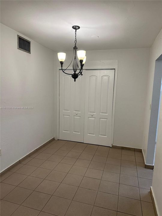 For Rent: $1,900 (1 beds, 1 baths, 760 Square Feet)