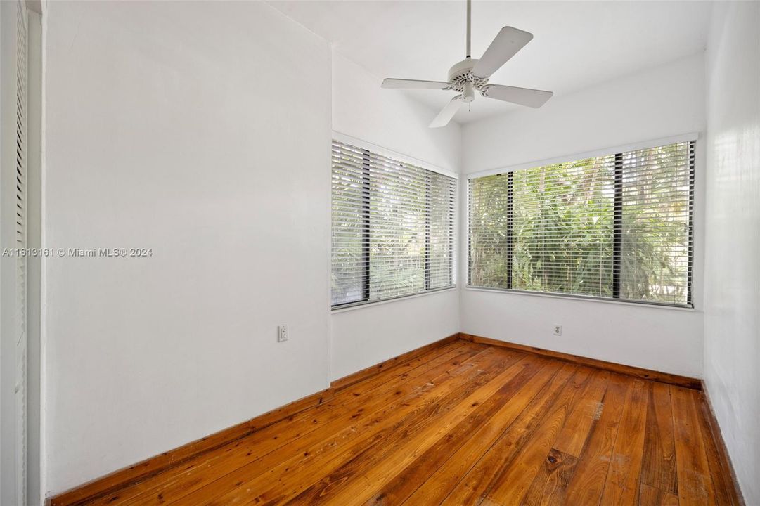 For Rent: $5,000 (2 beds, 2 baths, 1037 Square Feet)