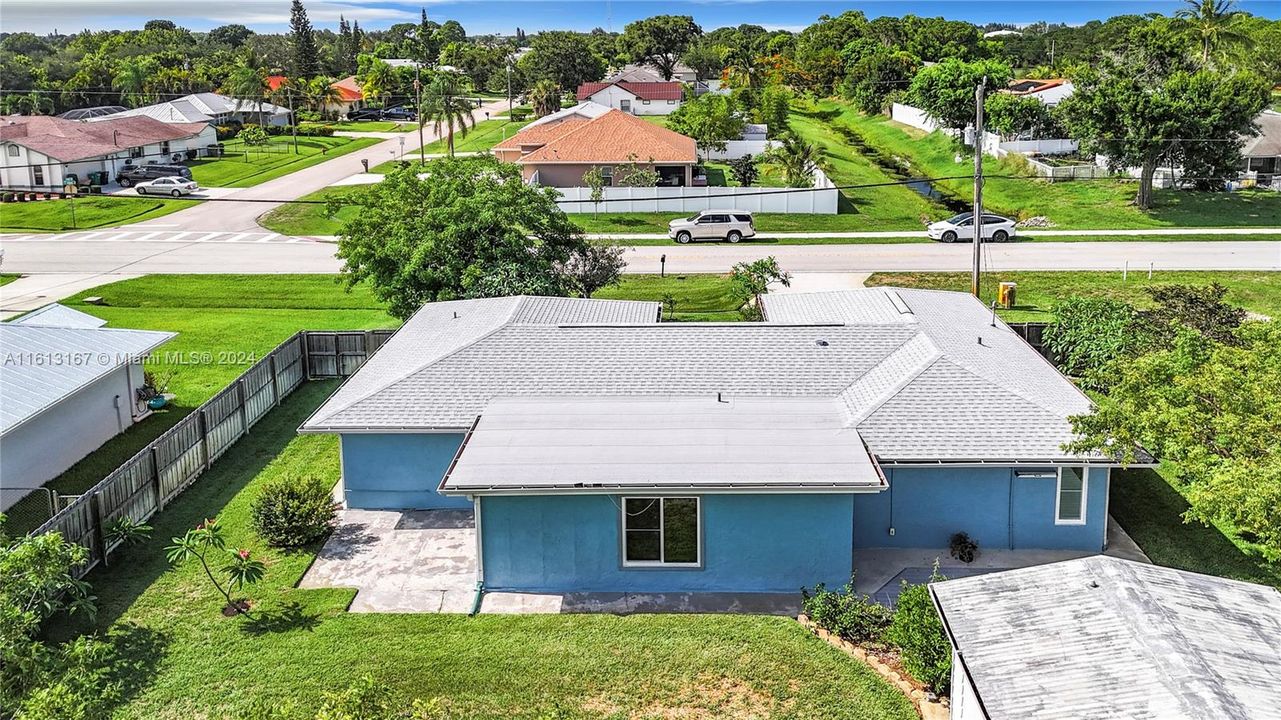 Active With Contract: $375,000 (3 beds, 2 baths, 1806 Square Feet)