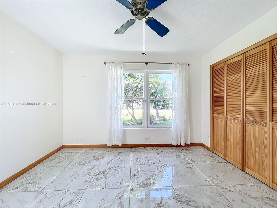 For Sale: $375,000 (3 beds, 2 baths, 1806 Square Feet)