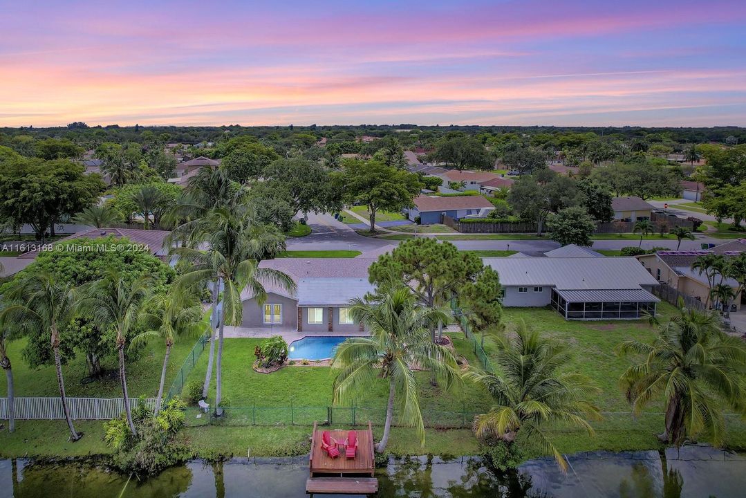 For Sale: $875,000 (4 beds, 2 baths, 2660 Square Feet)