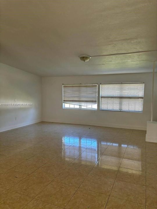 For Rent: $3,400 (4 beds, 2 baths, 1428 Square Feet)