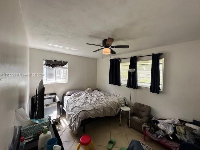 For Rent: $3,000 (3 beds, 2 baths, 1156 Square Feet)