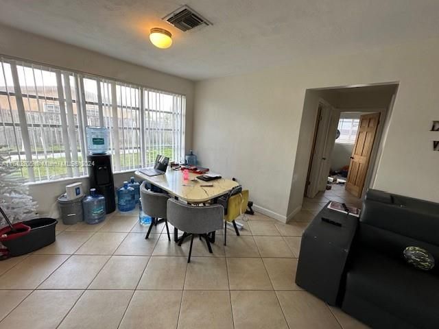 For Rent: $3,000 (3 beds, 2 baths, 1156 Square Feet)
