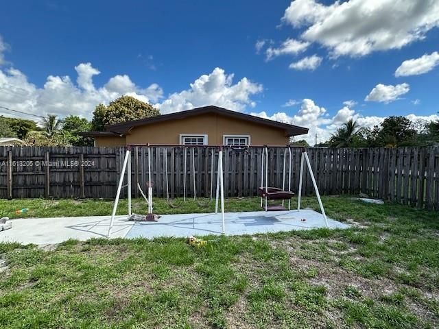 For Rent: $3,000 (3 beds, 2 baths, 1156 Square Feet)