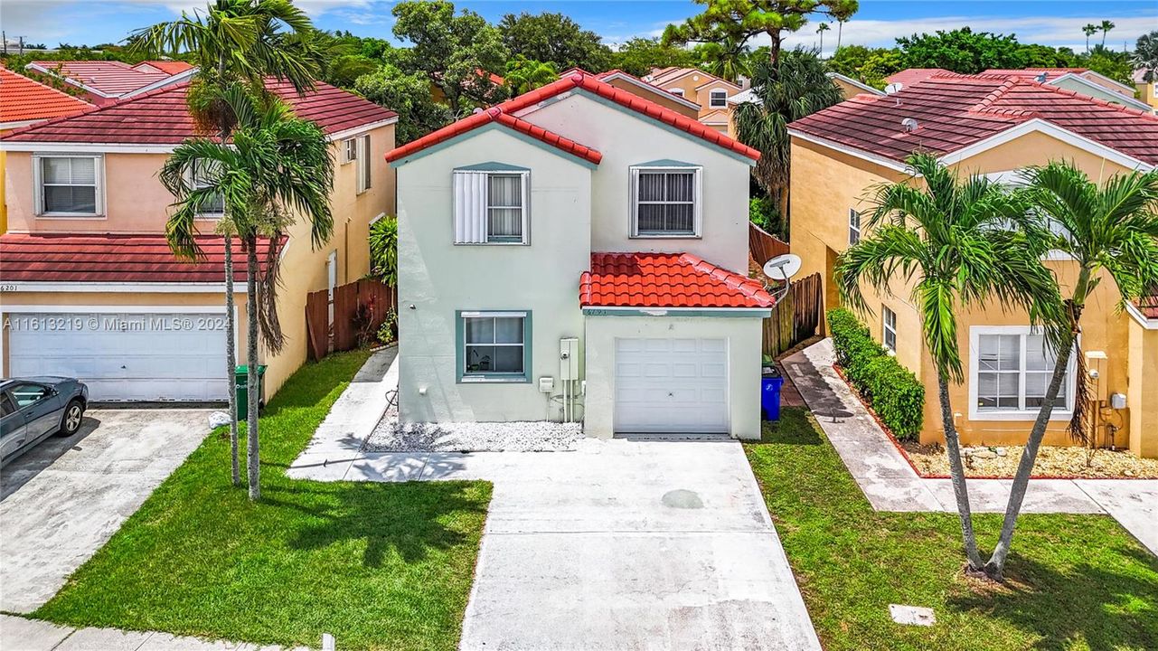 For Sale: $515,000 (3 beds, 2 baths, 1808 Square Feet)