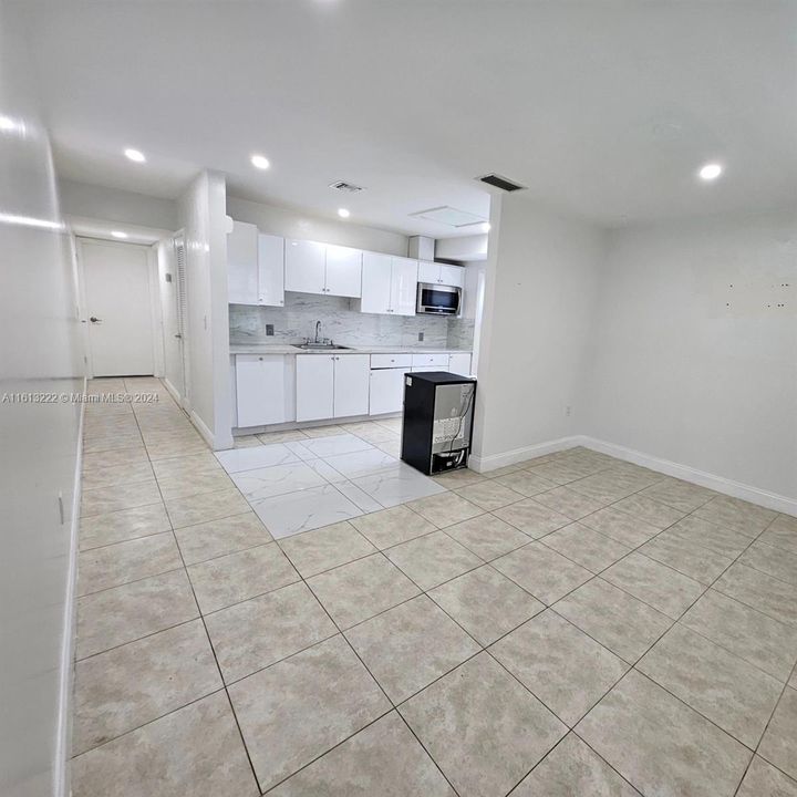 For Rent: $2,250 (2 beds, 1 baths, 2277 Square Feet)