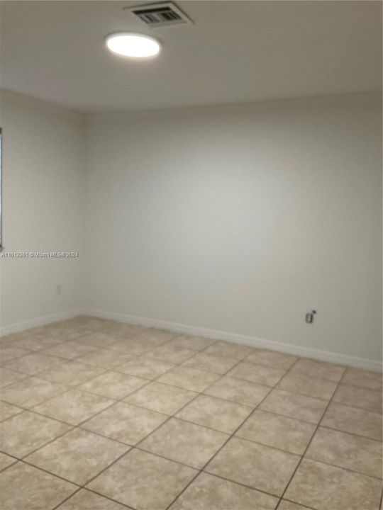 For Rent: $2,900 (2 beds, 2 baths, 1100 Square Feet)