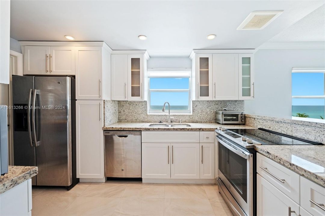 For Sale: $569,000 (2 beds, 2 baths, 1070 Square Feet)