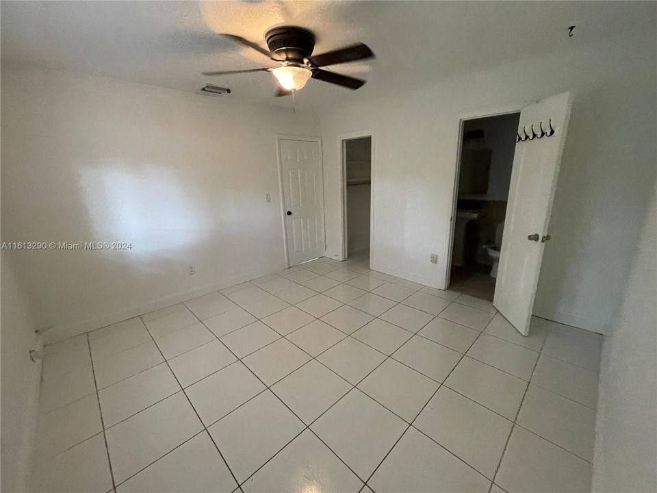 For Rent: $3,900 (4 beds, 2 baths, 1593 Square Feet)