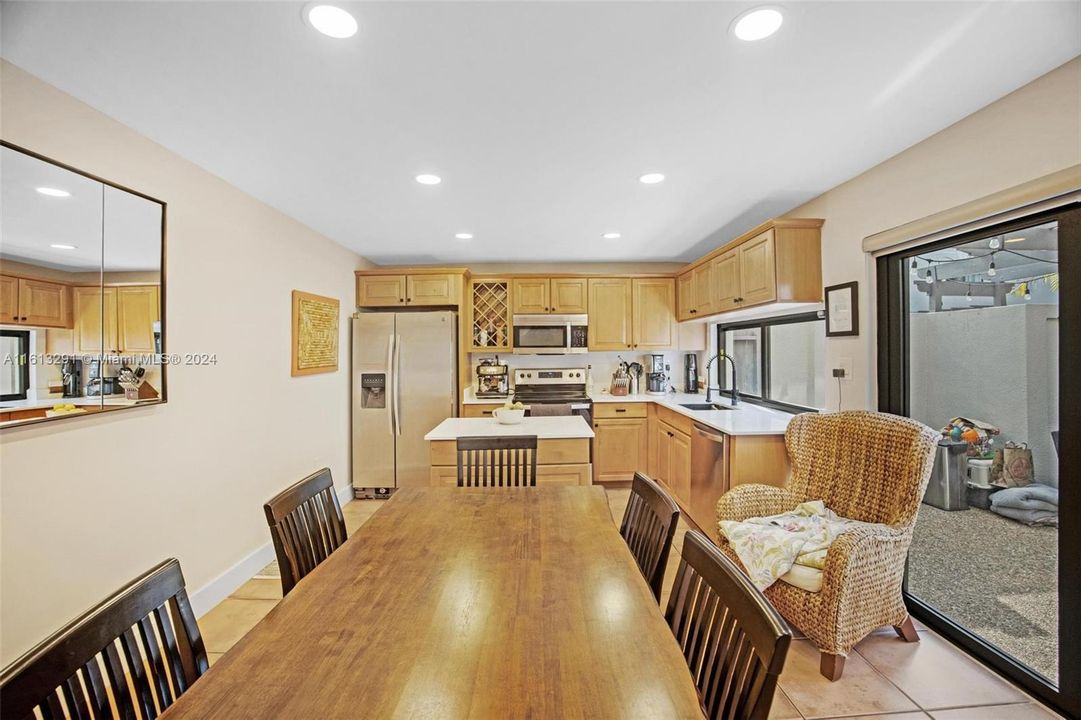 For Sale: $490,000 (2 beds, 1 baths, 1057 Square Feet)