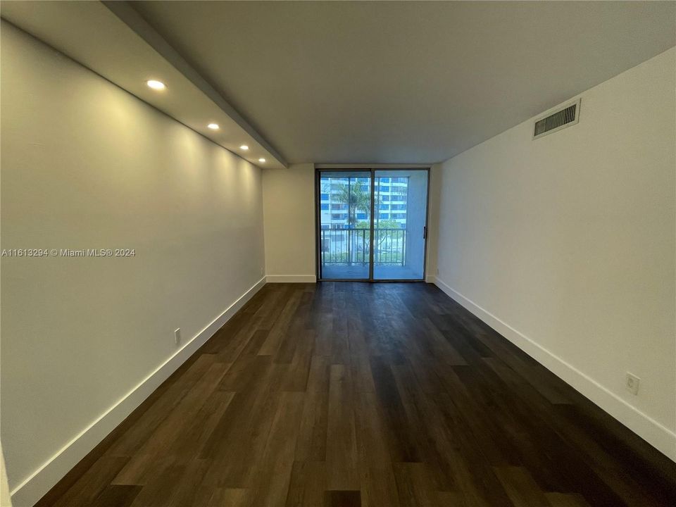 For Rent: $3,200 (2 beds, 2 baths, 1210 Square Feet)