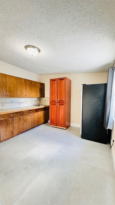 For Rent: $4,200 (3 beds, 2 baths, 1656 Square Feet)