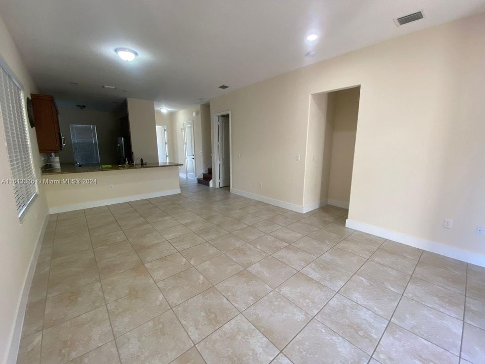 Active With Contract: $4,000 (4 beds, 3 baths, 2433 Square Feet)