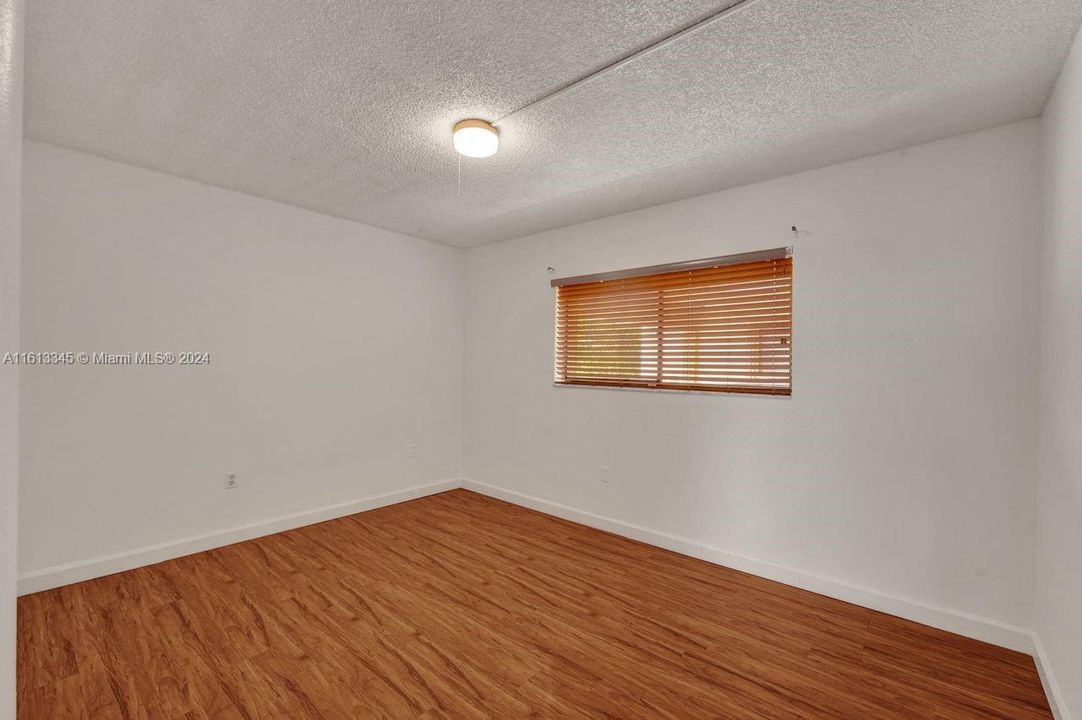 For Rent: $2,300 (2 beds, 2 baths, 965 Square Feet)