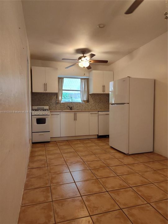 For Rent: $1,550 (1 beds, 1 baths, 609 Square Feet)