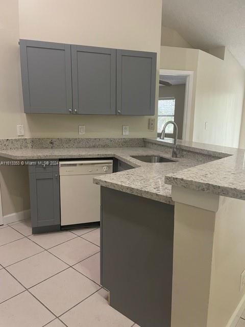 For Rent: $2,150 (2 beds, 2 baths, 1024 Square Feet)