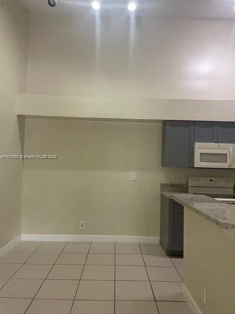 For Rent: $2,150 (2 beds, 2 baths, 1024 Square Feet)