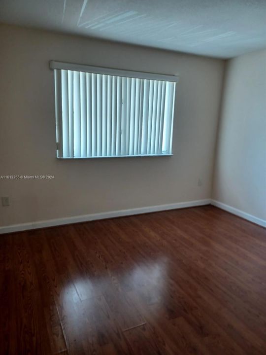 For Rent: $2,500 (2 beds, 2 baths, 1298 Square Feet)