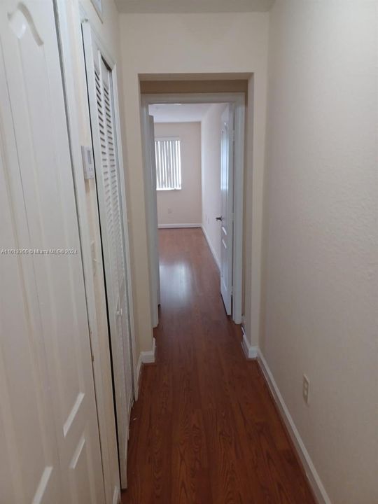 For Rent: $2,300 (2 beds, 2 baths, 1298 Square Feet)