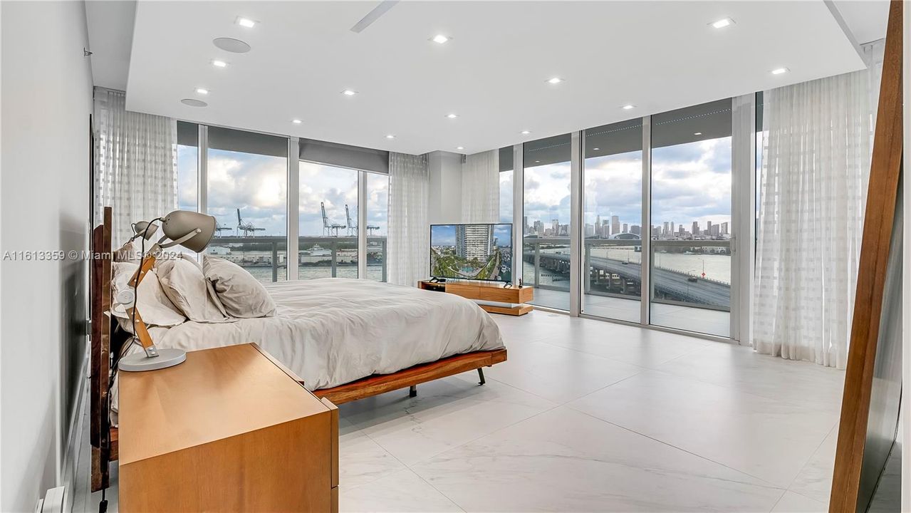 For Sale: $7,950,000 (4 beds, 4 baths, 4078 Square Feet)