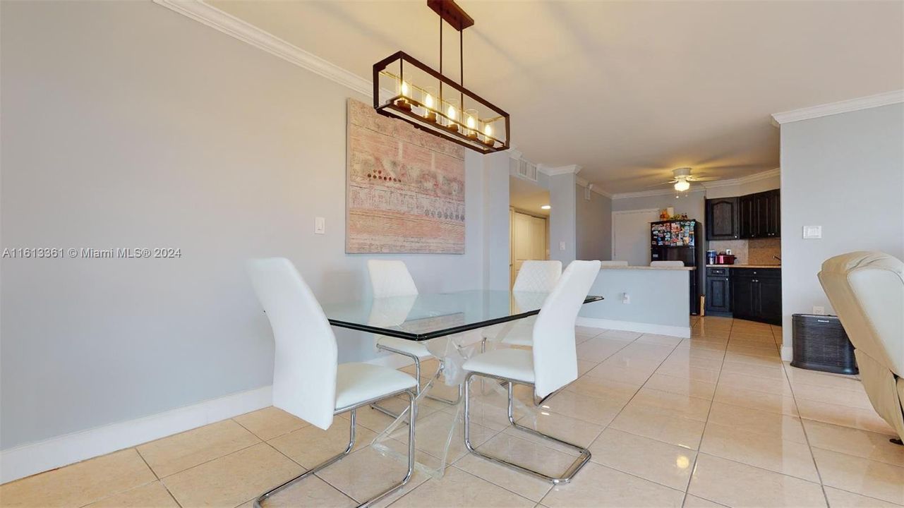 For Sale: $489,900 (2 beds, 2 baths, 1300 Square Feet)