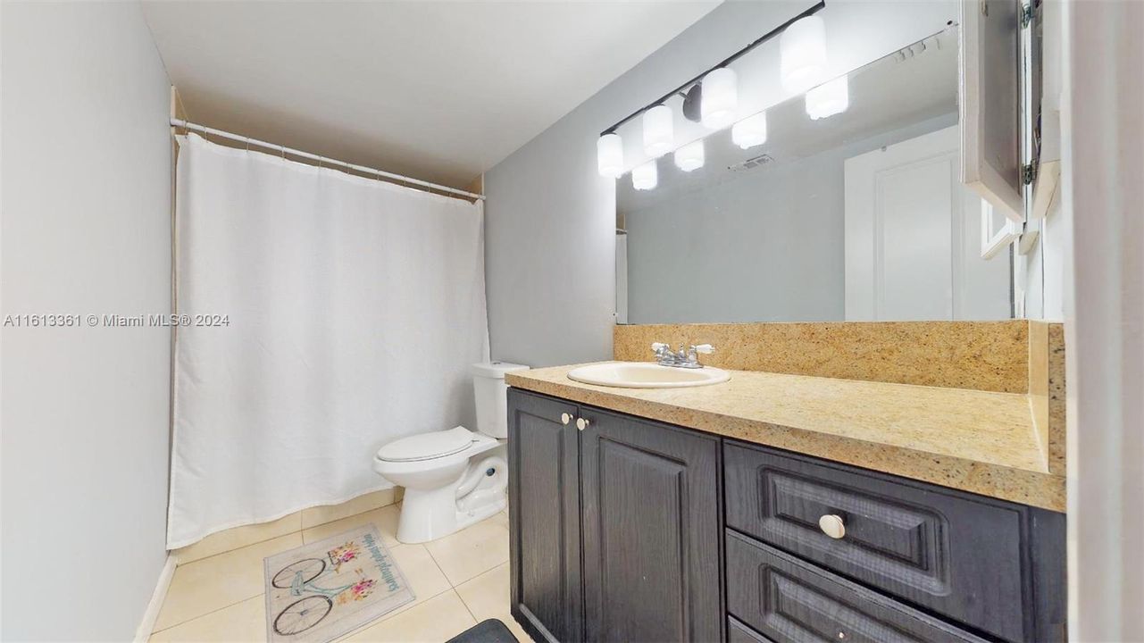 For Sale: $489,900 (2 beds, 2 baths, 1300 Square Feet)