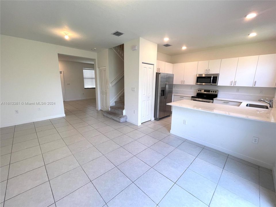 For Rent: $2,750 (3 beds, 2 baths, 0 Square Feet)