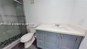 For Rent: $1,900 (1 beds, 1 baths, 634 Square Feet)