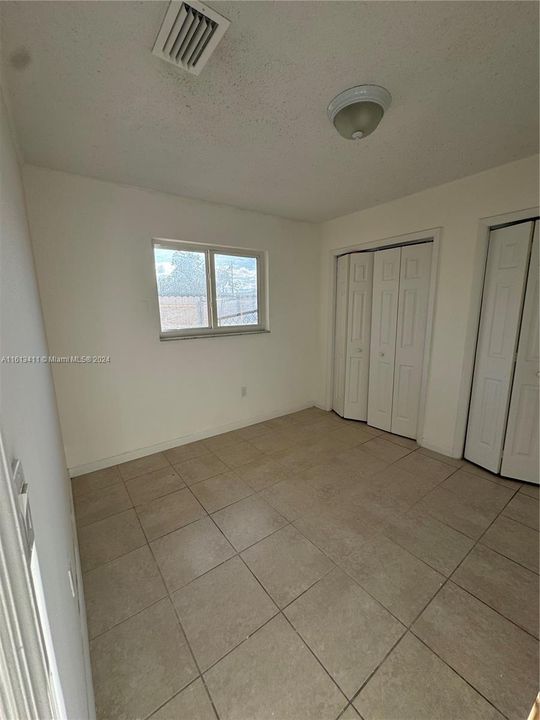 For Rent: $3,200 (3 beds, 1 baths, 1500 Square Feet)