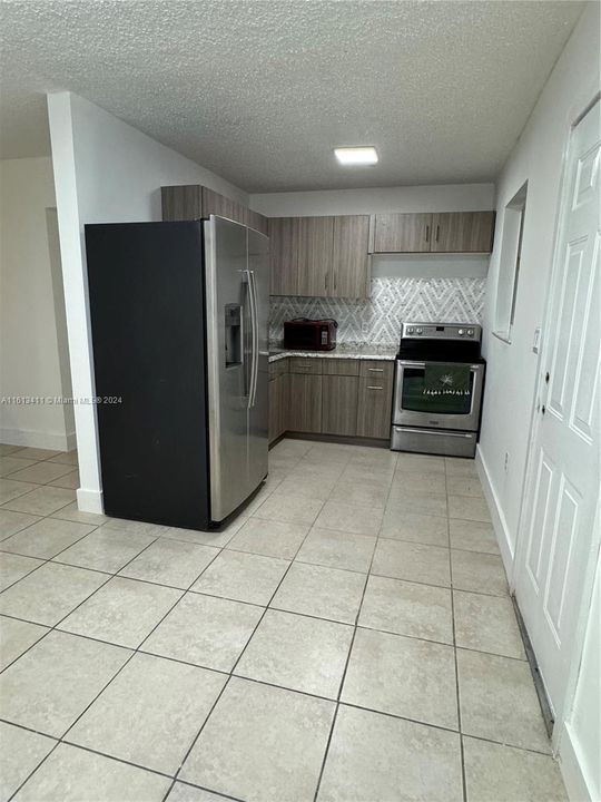 For Rent: $3,200 (3 beds, 1 baths, 1500 Square Feet)