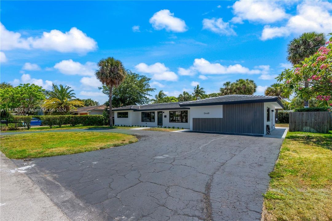 For Sale: $999,999 (3 beds, 2 baths, 1891 Square Feet)