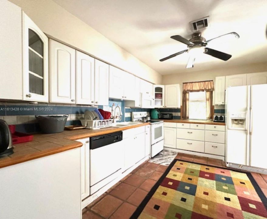 For Sale: $499,000 (3 beds, 2 baths, 1135 Square Feet)