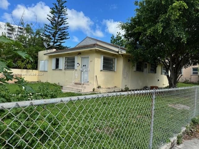 Recently Sold: $399,999 (2 beds, 1 baths, 1136 Square Feet)