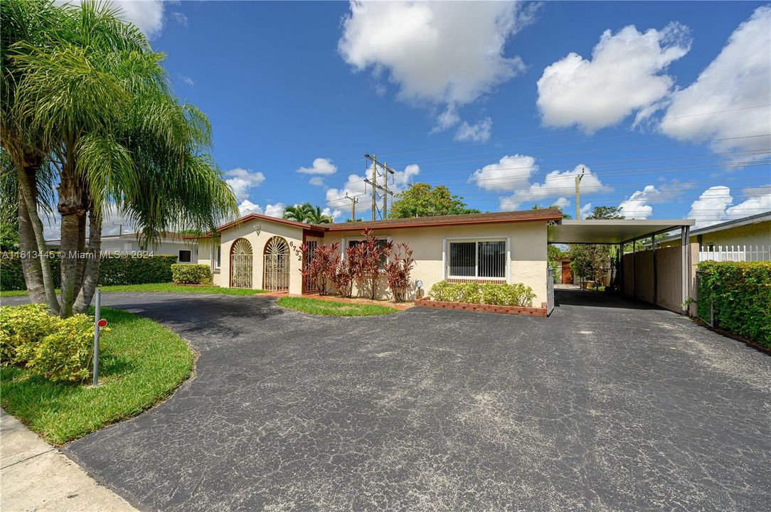 For Sale: $745,000 (3 beds, 2 baths, 1512 Square Feet)