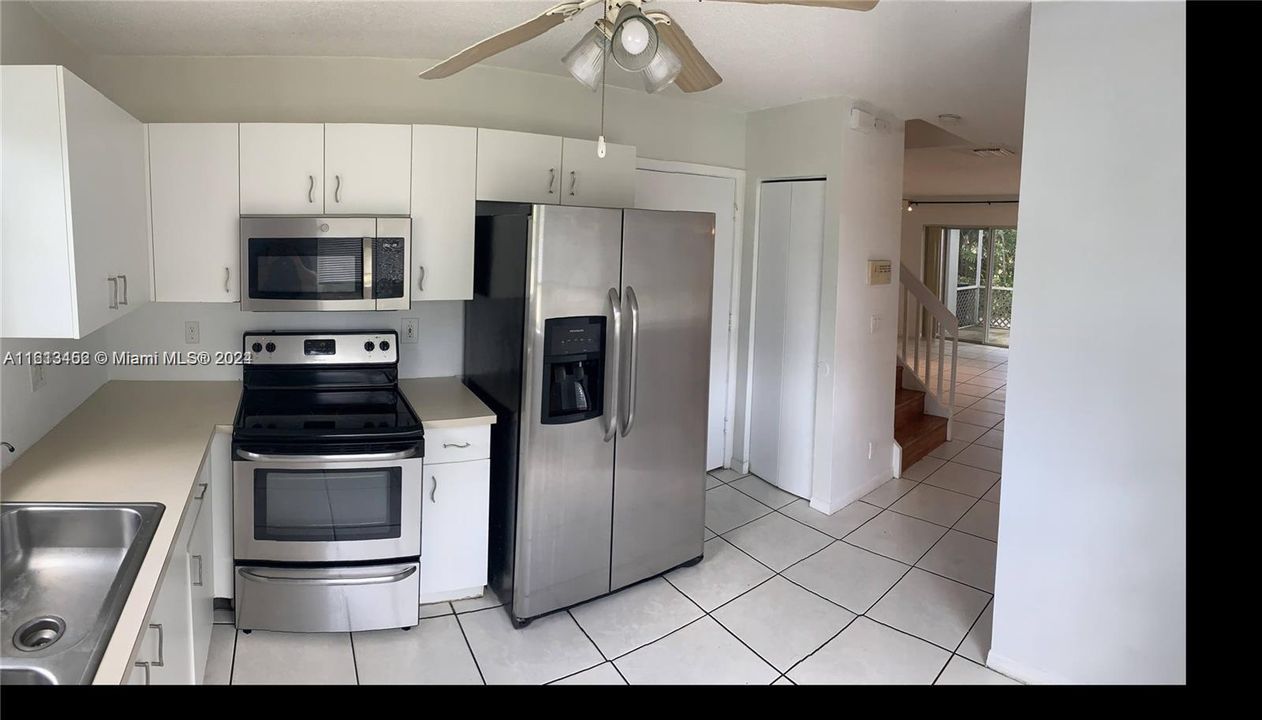 For Rent: $3,000 (3 beds, 2 baths, 1342 Square Feet)