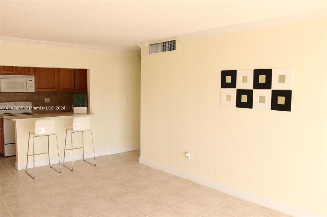 Recently Rented: $2,250 (2 beds, 2 baths, 1060 Square Feet)