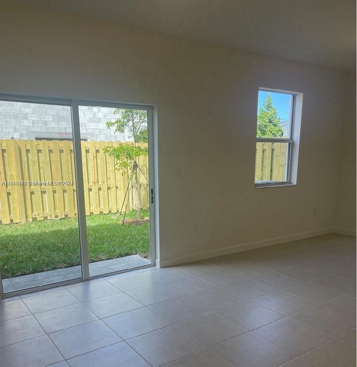 For Rent: $2,750 (3 beds, 2 baths, 1695 Square Feet)